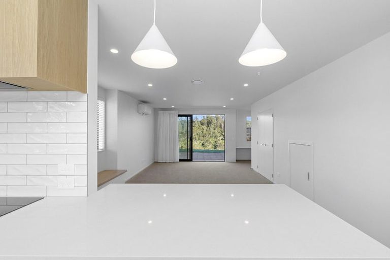 Photo of property in 32 Turtleback Avenue, Whitby, 5024