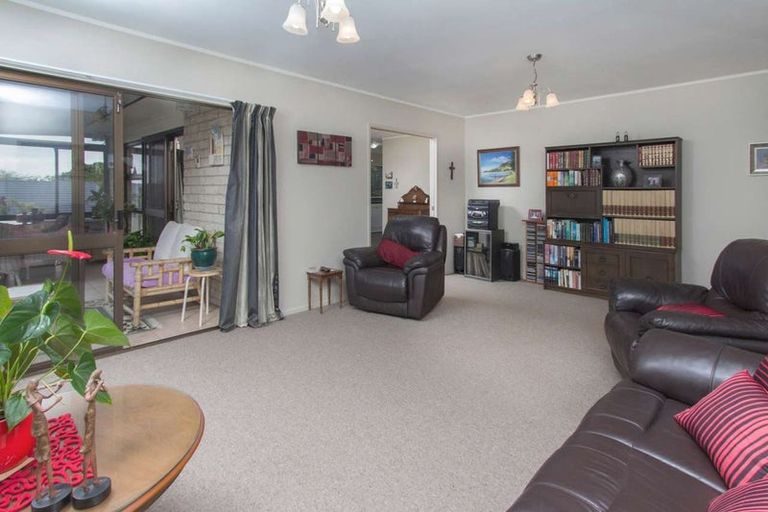 Photo of property in 12 Sheralee Place, Bucklands Beach, Auckland, 2014