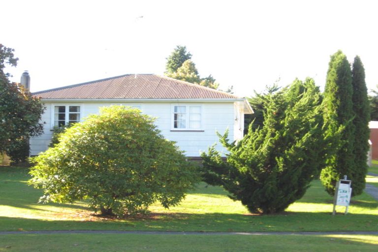 Photo of property in 208 Balmoral Drive, Tokoroa, 3420