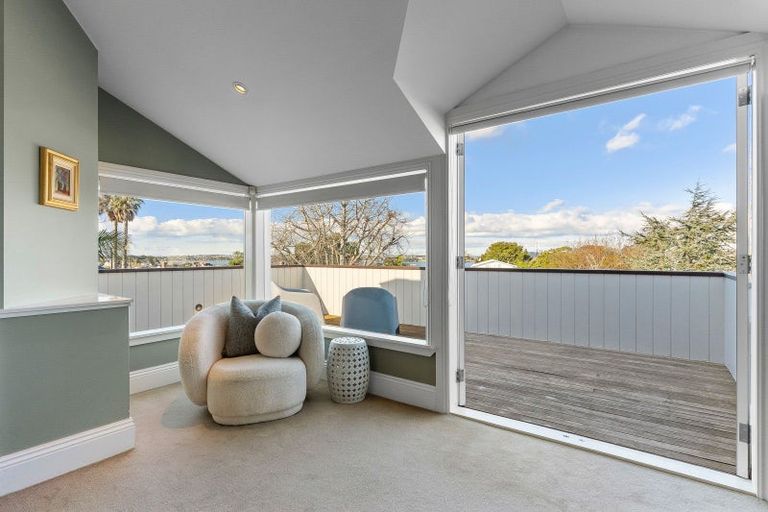 Photo of property in 5 Clarence Road, Northcote Point, Auckland, 0627