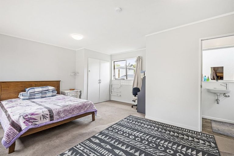 Photo of property in 20 Hamilton Place, Glenfield, Auckland, 0629