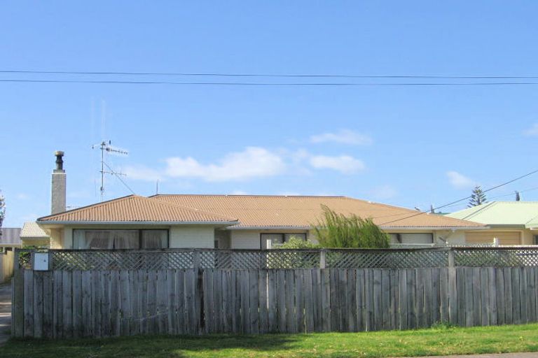 Photo of property in 5a Lachlan Avenue, Mount Maunganui, 3116