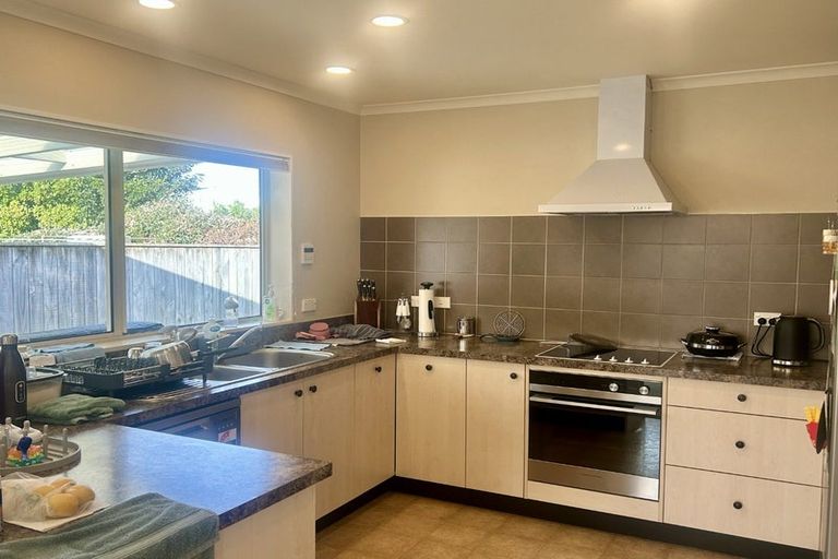 Photo of property in 9a Gandalf Crescent, Paraparaumu, 5032
