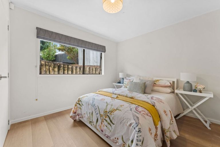 Photo of property in 19 Venus Place, Half Moon Bay, Auckland, 2012