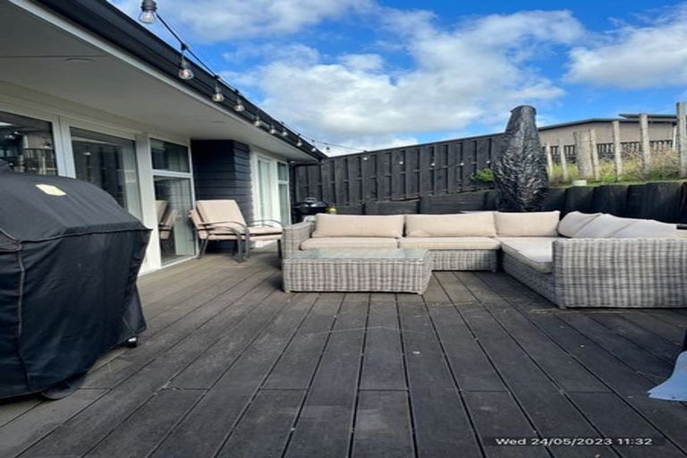 Photo of property in 11 Bale Way, Pukekohe, 2120