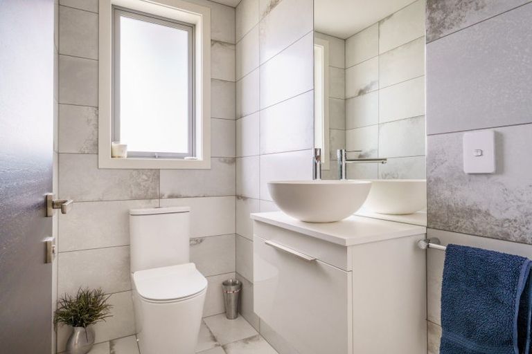 Photo of property in 10 Bevan Place, Wanaka, 9305