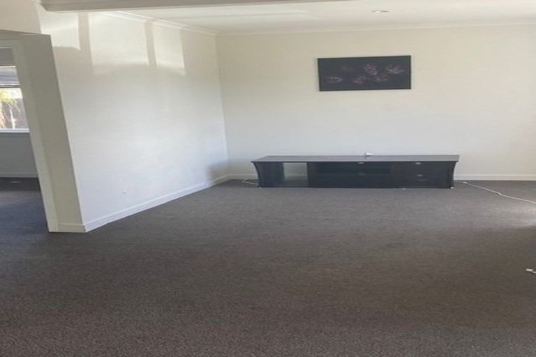 Photo of property in 4 Eatwell Avenue, Paraparaumu Beach, Paraparaumu, 5032