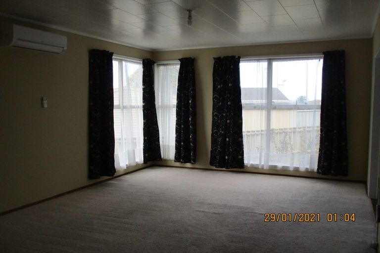 Photo of property in 308 Roscommon Road, Clendon Park, Auckland, 2103
