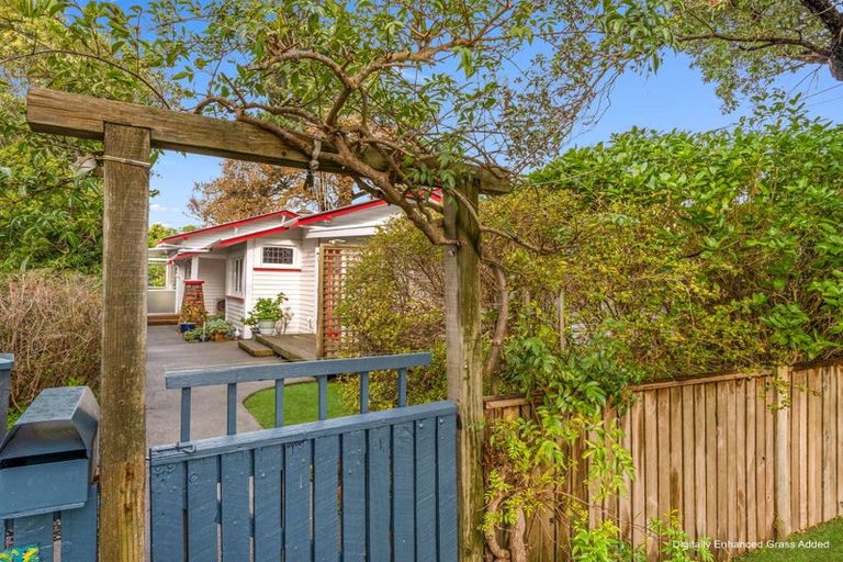 Photo of property in 32 Hutchison Crescent, Durie Hill, Whanganui, 4500