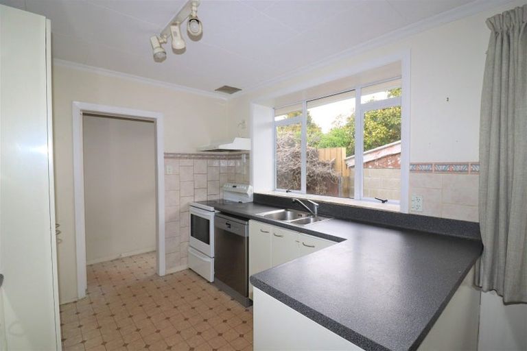 Photo of property in 4 Leeman Place, Redwood, Christchurch, 8051