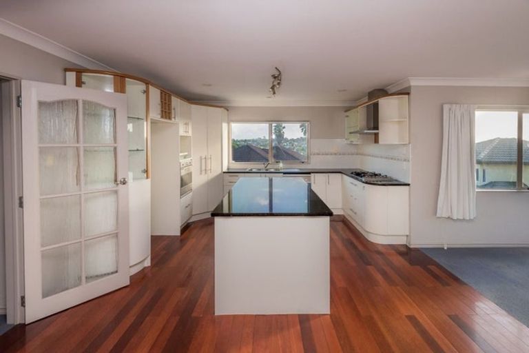Photo of property in 42 Mandeville Place, Unsworth Heights, Auckland, 0632