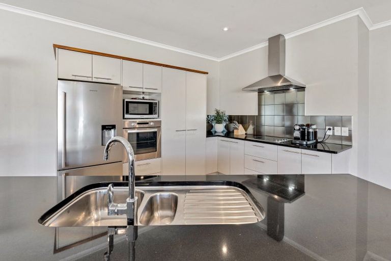 Photo of property in 43 Speyside Crescent, Flat Bush, Auckland, 2016