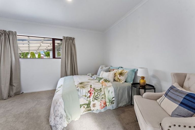 Photo of property in 7 Pureora Place, Clendon Park, Auckland, 2103