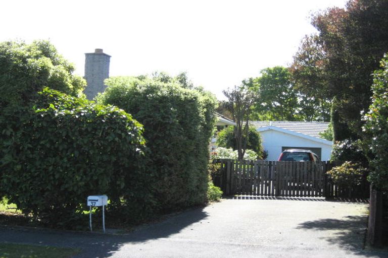 Photo of property in 37 Tintern Avenue, Avonhead, Christchurch, 8042