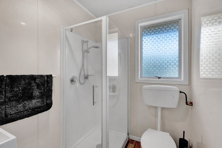 Photo of property in 21 Montjoy Street, Stratford, 4332