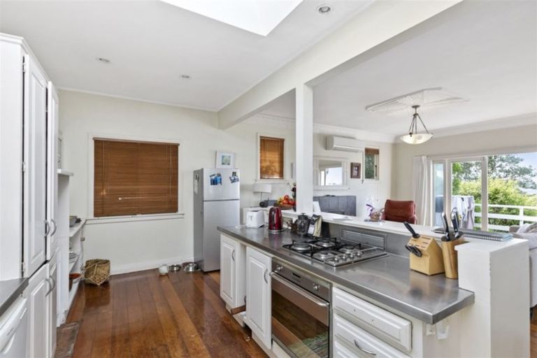 Photo of property in 58 Orangi Kaupapa Road, Northland, Wellington, 6012