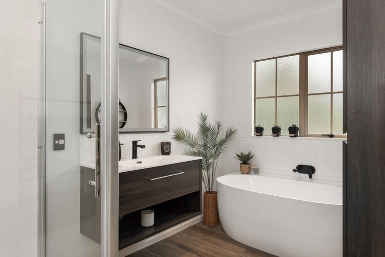 Photo of property in 62 Cairns Crescent, Rototuna, Hamilton, 3210