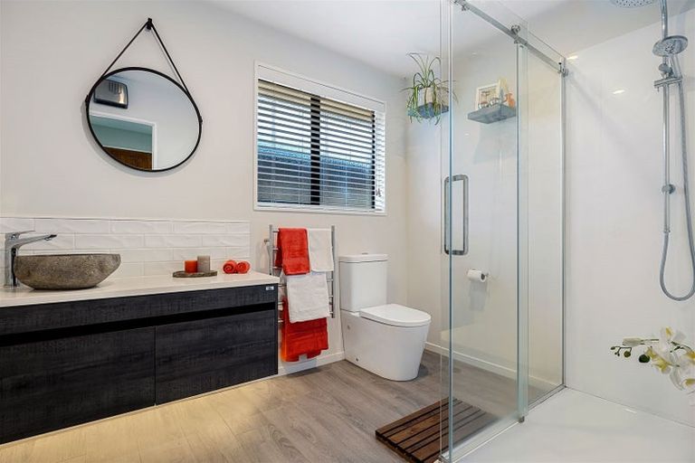 Photo of property in 2 Algie Place, Avonhead, Christchurch, 8042