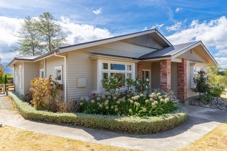 Photo of property in 71 Alma Street North, Renwick, 7204