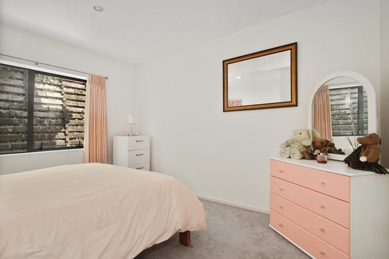 Photo of property in 26 Crispe Road, Clarks Beach, 2122