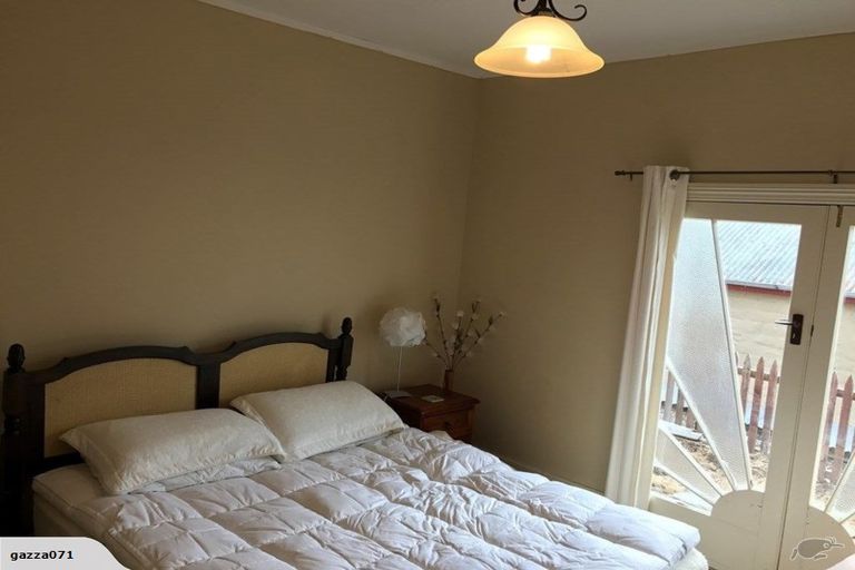 Photo of property in Rowan Cottage, 1674 Saint Bathans Loop Road, Saint Bathans, 9386