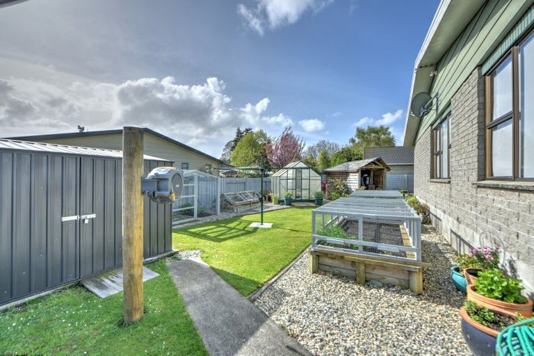 Photo of property in 10 Kerwood Place, Gore, 9710