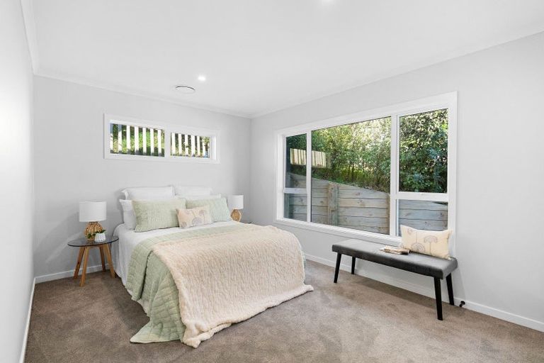 Photo of property in 5 Landsdowne Terrace, Karori, Wellington, 6012