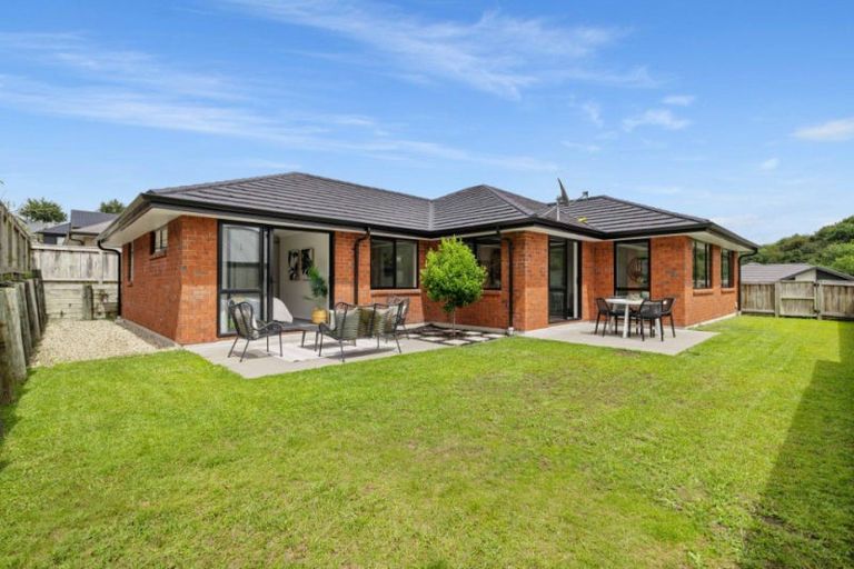 Photo of property in 25 Pakanga Grove, Pyes Pa, Tauranga, 3112