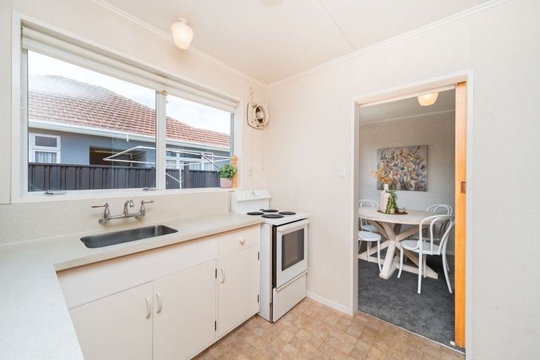 Photo of property in 28b Wood Street, Takaro, Palmerston North, 4410
