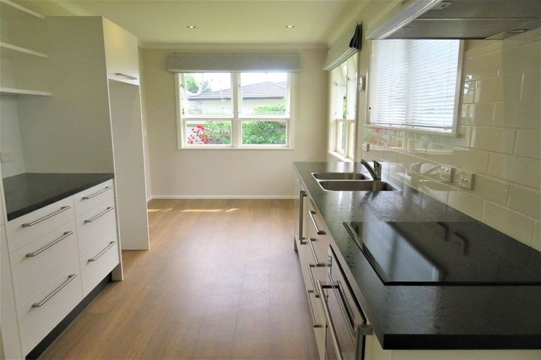 Photo of property in 238b Warwick Road, Mayfair, Hastings, 4122