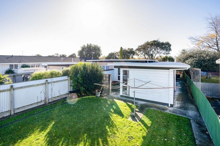 Photo of property in 2 Hollows Crescent, Takaro, Palmerston North, 4412