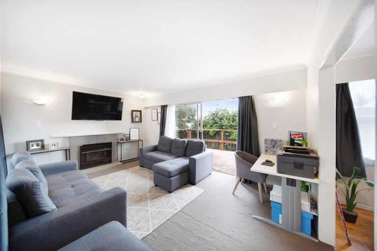 Photo of property in 20 Ronald Place, Manurewa, Auckland, 2102