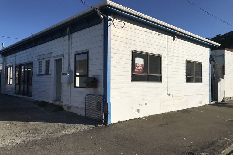 Photo of property in 17 Rua Street, Lyall Bay, Wellington, 6022