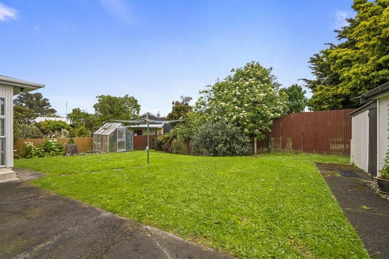 Photo of property in 24 Kent Crescent, Awapuni, Palmerston North, 4412