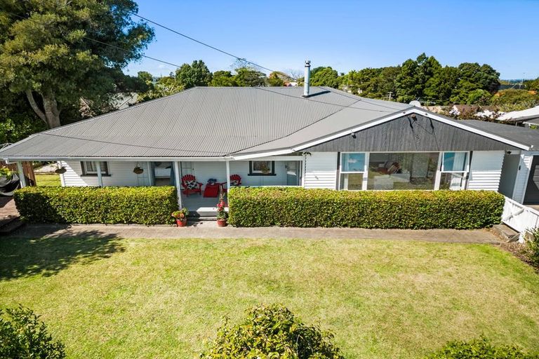 Photo of property in 1 Kelvyn Grove, Hillpark, Auckland, 2102