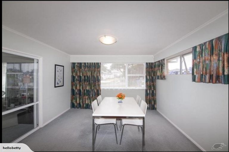 Photo of property in 17 Hawtrey Terrace, Churton Park, Wellington, 6037