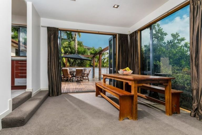 Photo of property in 2 Te Wharau Drive, Greenhithe, Auckland, 0632