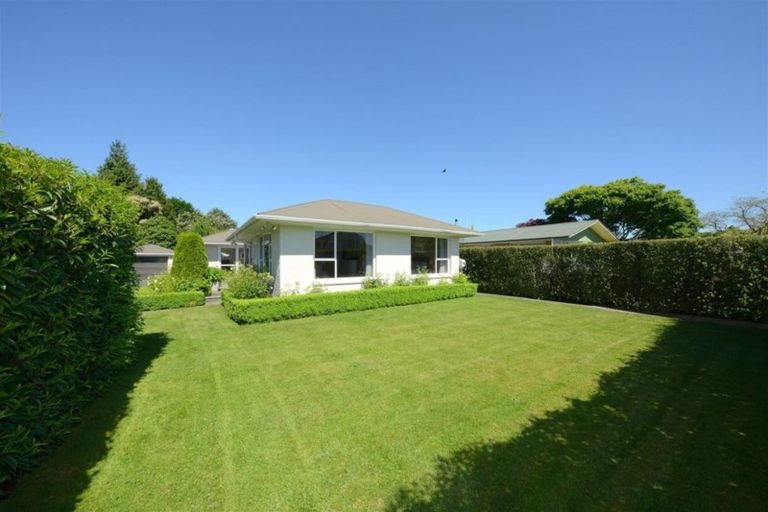 Photo of property in 8 Yardley Street, Avonhead, Christchurch, 8042