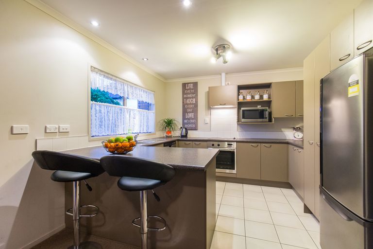 Photo of property in 12 Fitchburg Place, Mangere, Auckland, 2022