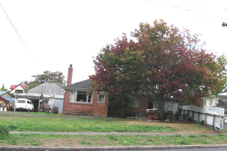 Photo of property in 42 Woodglen Road, Glen Eden, Auckland, 0602