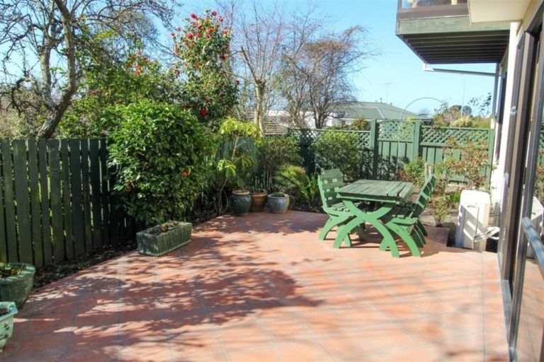 Photo of property in 2/4 Beverley Road, Maori Hill, Timaru, 7910