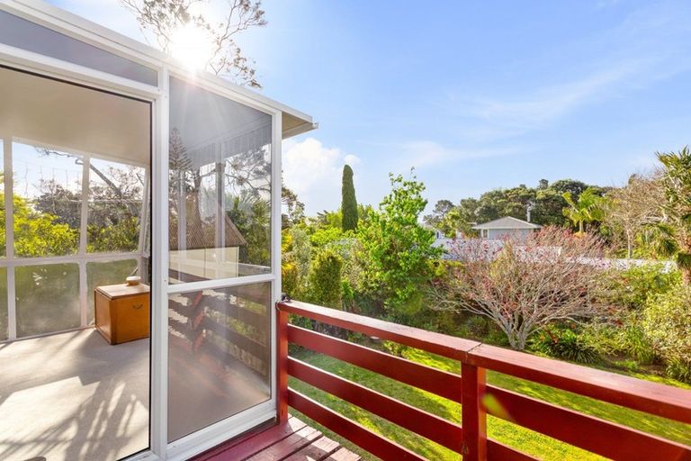 Photo of property in 34 Ferry Parade, Herald Island, Auckland, 0618