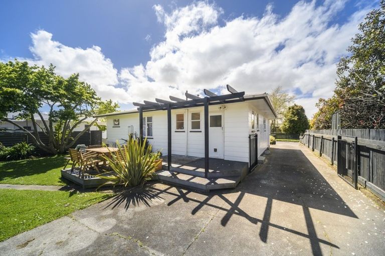 Photo of property in 123 Ruamahanga Crescent, Terrace End, Palmerston North, 4410