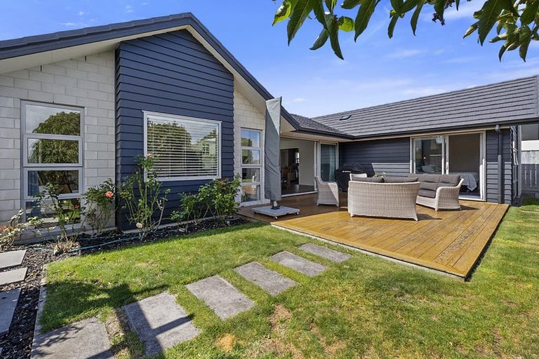 Photo of property in 7 Tupare Place, Highlands Park, New Plymouth, 4312