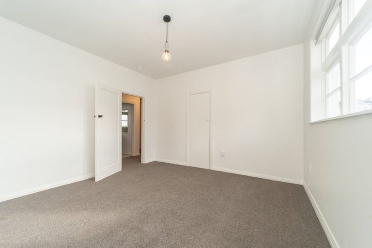 Photo of property in Graymor Flats, 2/19 Ohiro Road, Aro Valley, Wellington, 6021