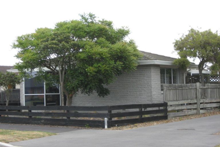 Photo of property in 134 Inwoods Close, Parklands, Christchurch, 8083