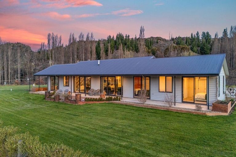 Photo of property in 4 Padgets Lane, Earnscleugh, Alexandra, 9391