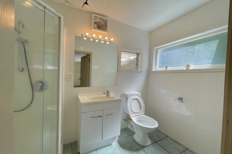 Photo of property in 11 Netherlands Avenue, Kelston, Auckland, 0602