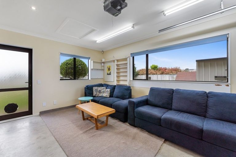 Photo of property in 11 Te Ropata Place, Waikanae Beach, Waikanae, 5036