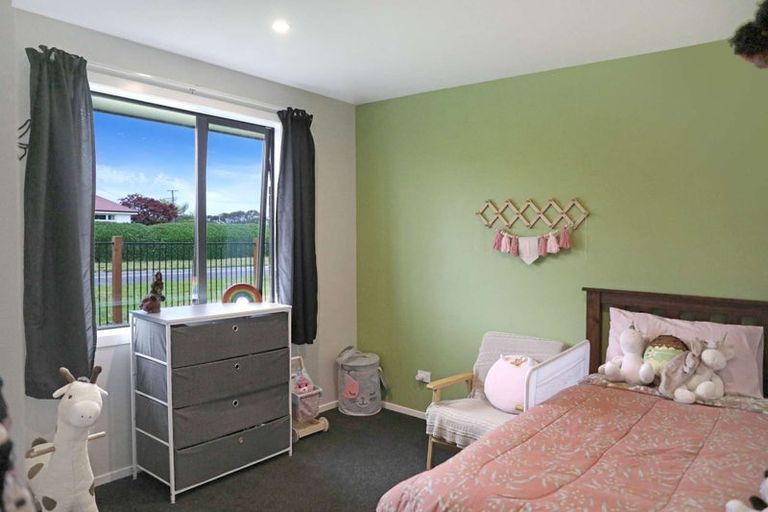 Photo of property in 149 Seaward Road, Edendale, 9825